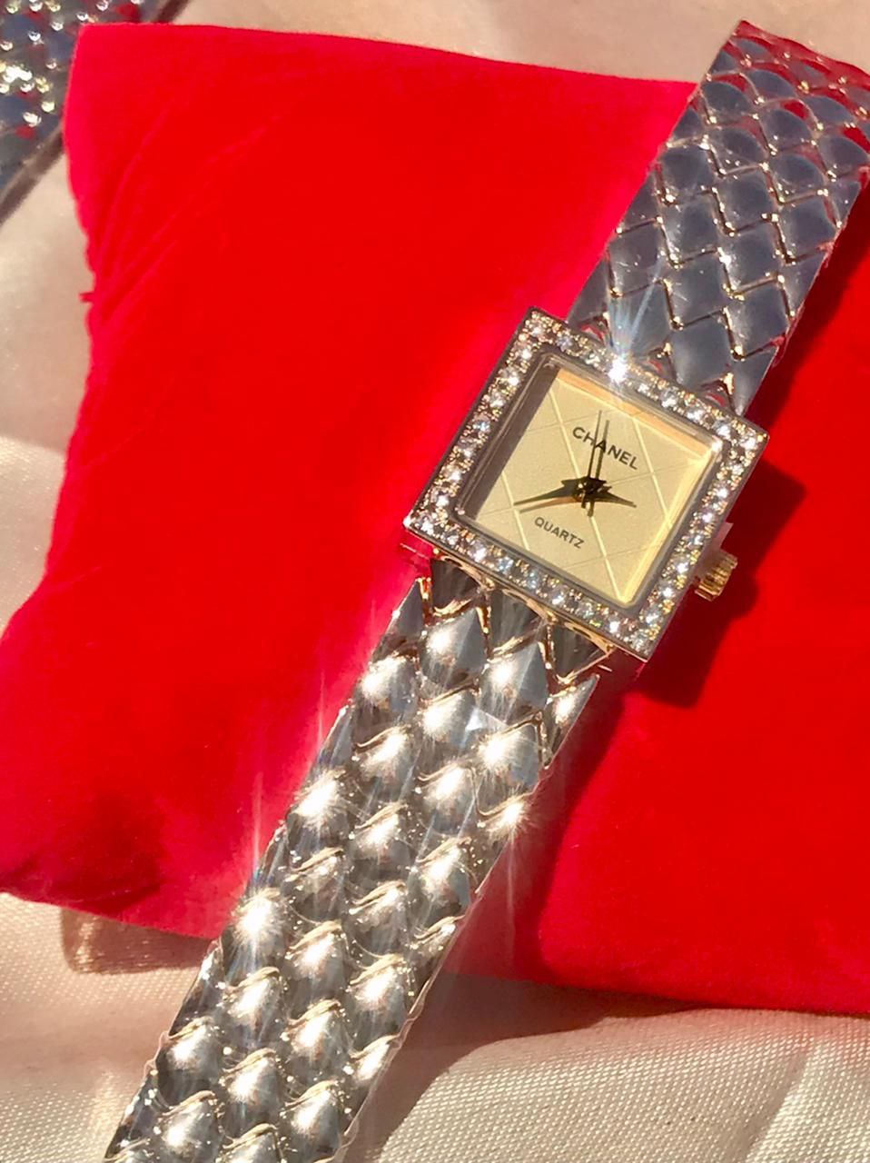 Montre Chanel Femme Noir & Blanc
