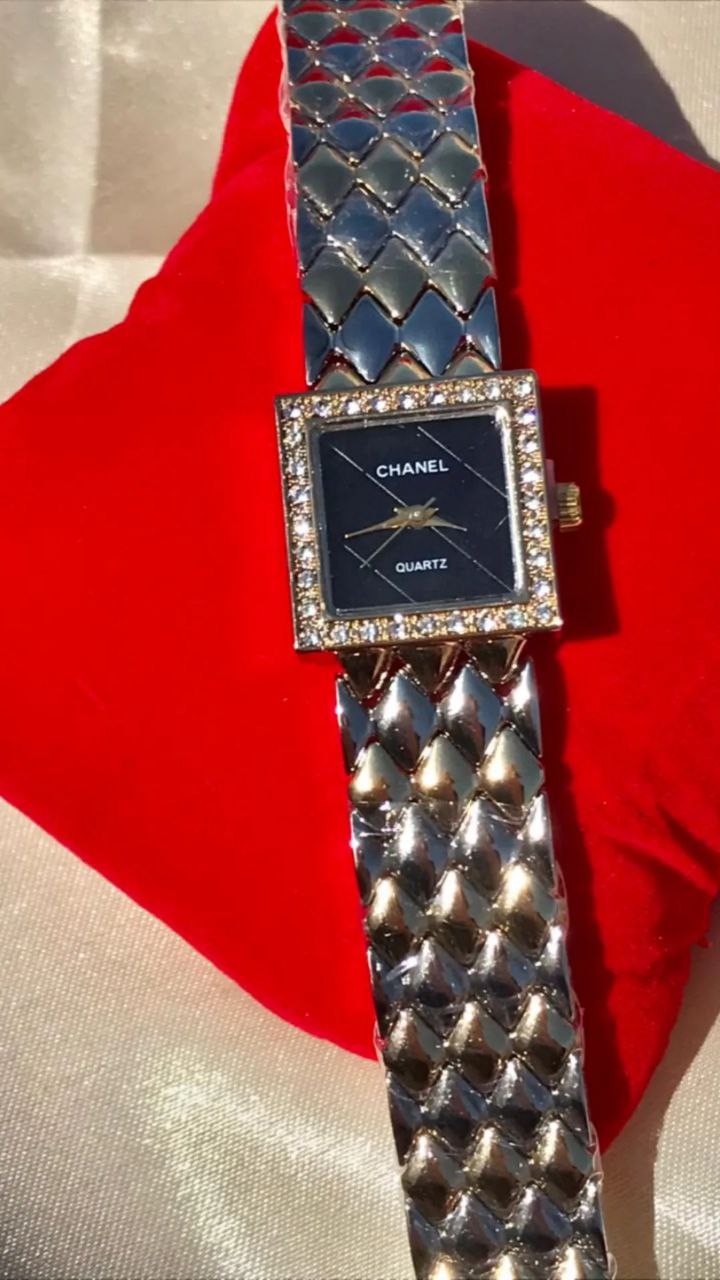 Montre Chanel Femme Noir & Blanc